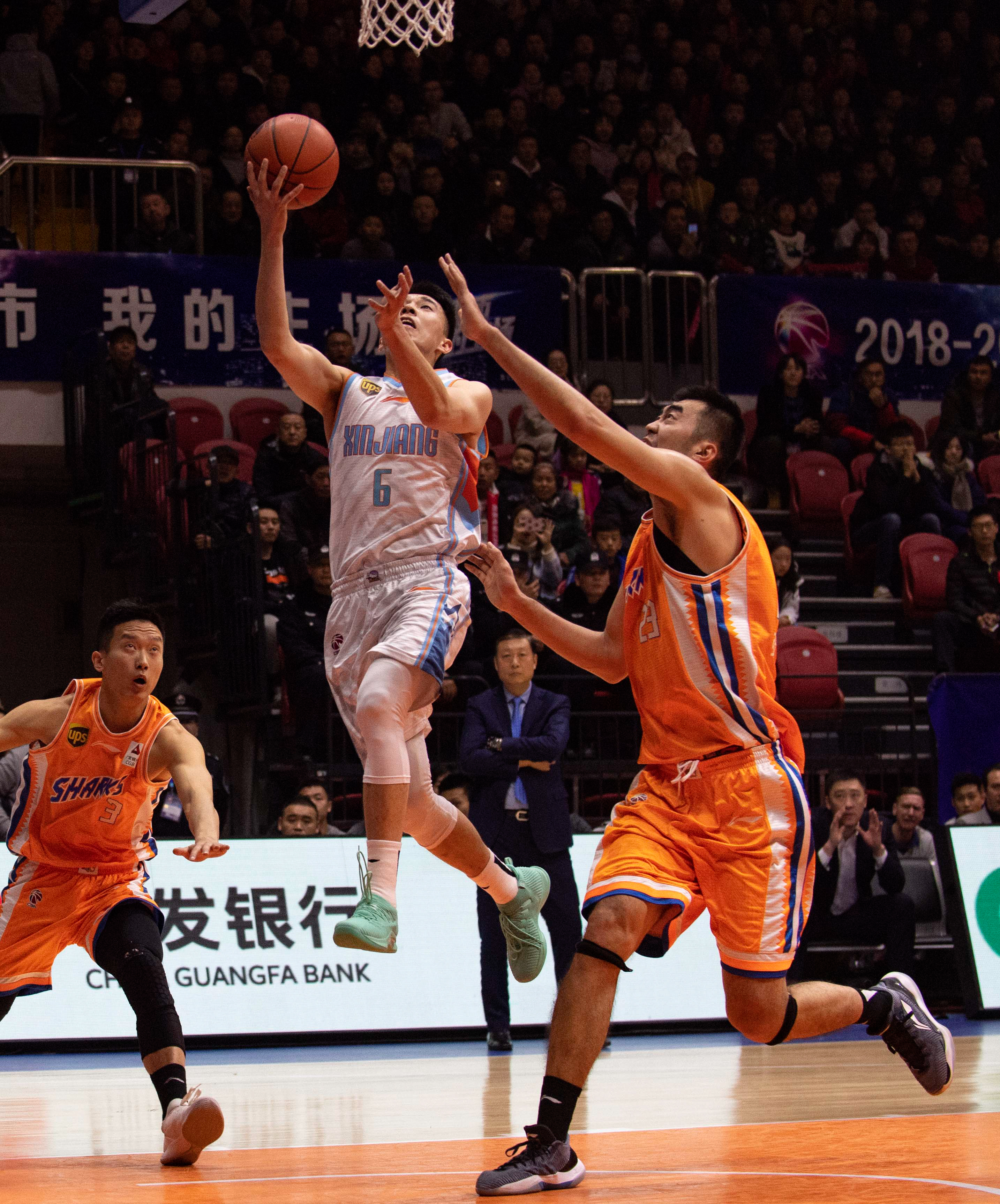 费大额转会 费大额转会